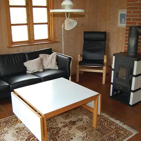 Cozy Home In Romo With Kitchen 펜션