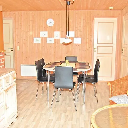 Cozy Home In Romo With Kitchen 펜션